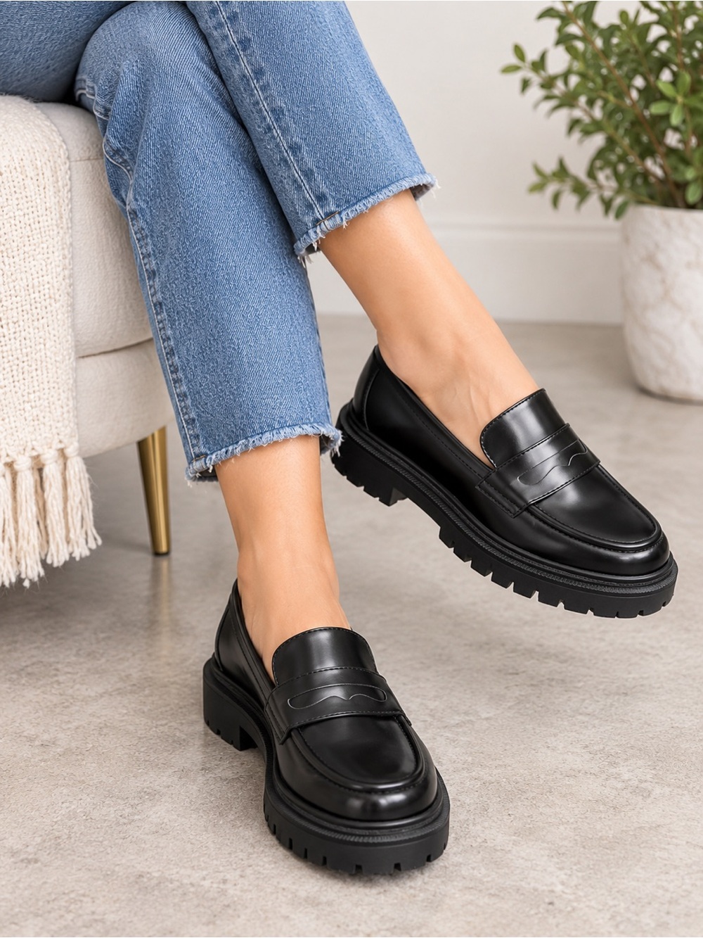 H&M Women’s Penny Loafers Size 38 US 7 Black Glossy Chunky Lug Sole